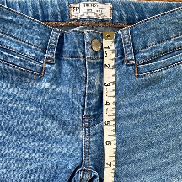 Free People Skinny Ankle Jeans | Size 24 - Picture 2 of 6